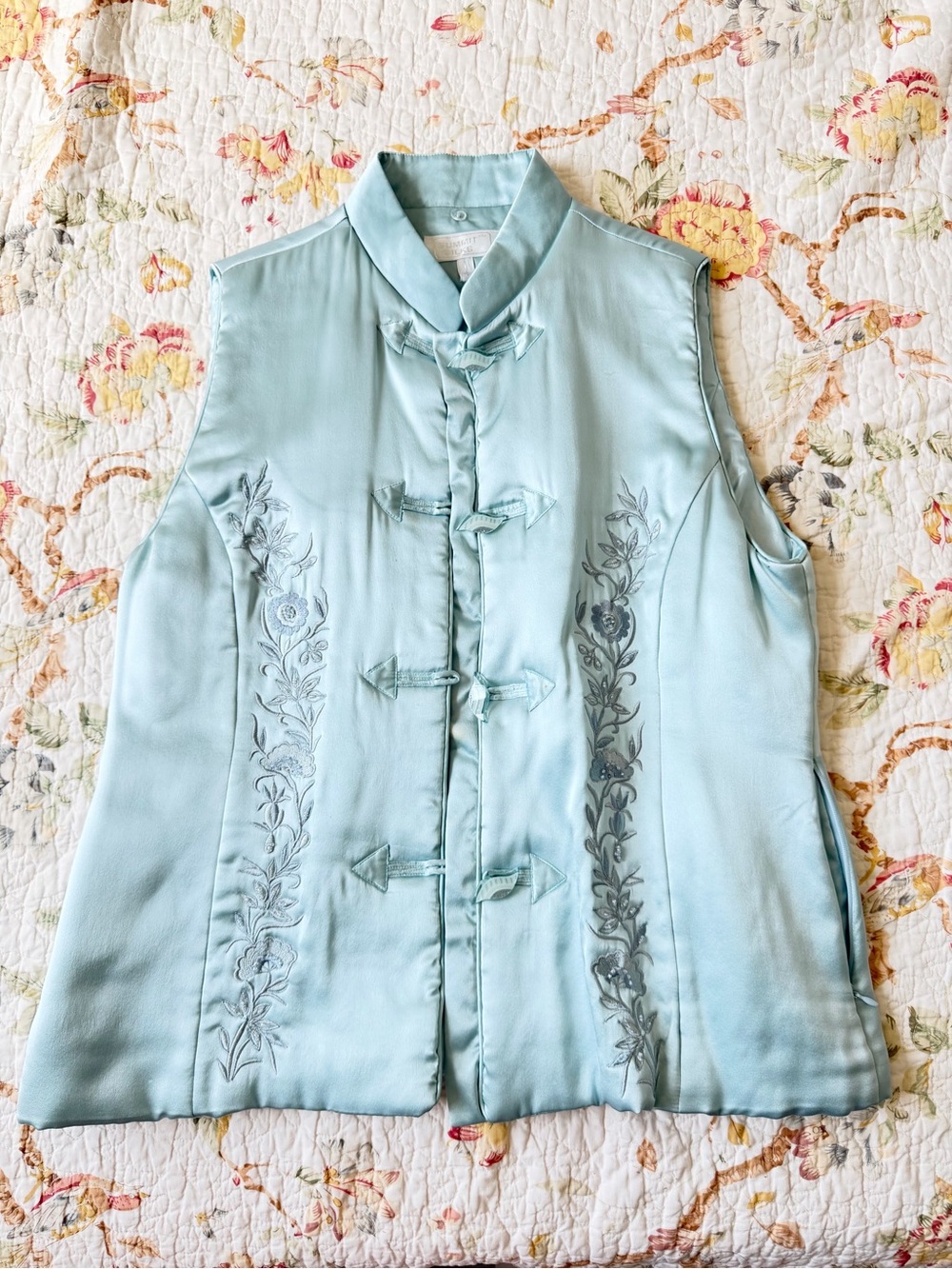 Sleeveless Mandarin Collar Embroidered Silk Puffy Vest- Light Blue